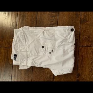 Women’s cargo capris